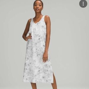 Lululemon Athletica Gray And White Dress Size 6